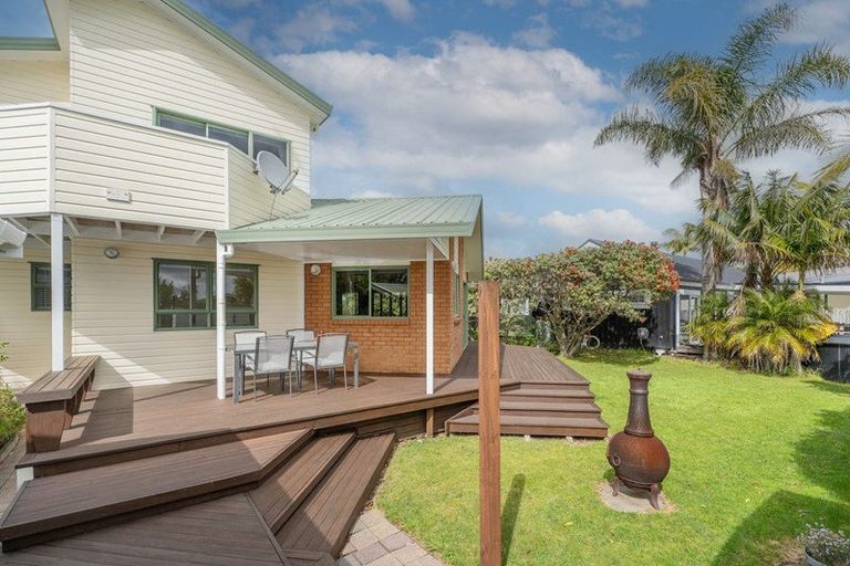 Photo of property in 19 Martin Place, Cooks Beach, Whitianga, 3591