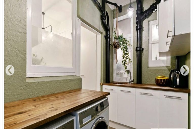 Photo of property in Sunhaven Flats, 262 Oriental Parade, Oriental Bay, Wellington, 6011