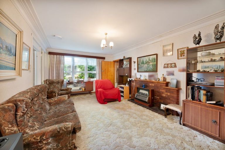 Photo of property in 2/160 Henderson Valley Road, Henderson, Auckland, 0612