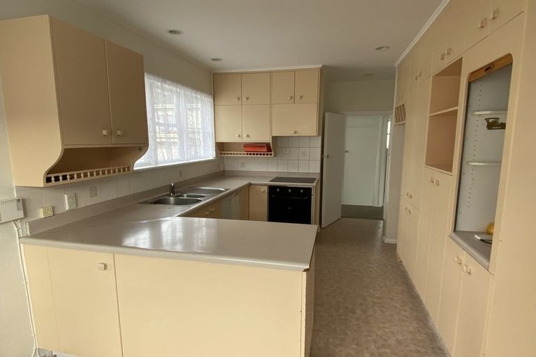 Photo of property in 158f1 Newlands Road, Newlands, Wellington, 6037