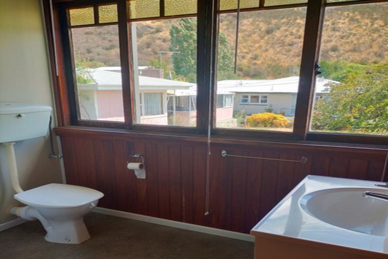 Photo of property in 24 Jedburgh Street, Tokoroa, 3420