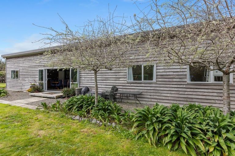 Photo of property in 14 Mahoetahi Road, Sentry Hill, Waitara, 4382