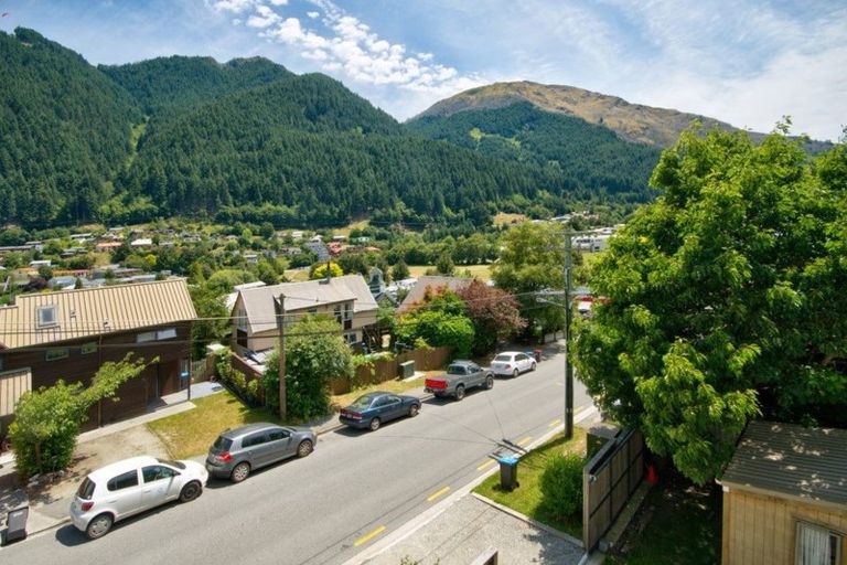 Photo of property in 121 Hallenstein Street, Queenstown, 9300