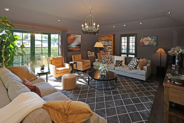 Photo of property in 25 Grove Avenue, Weston, Oamaru, 9401