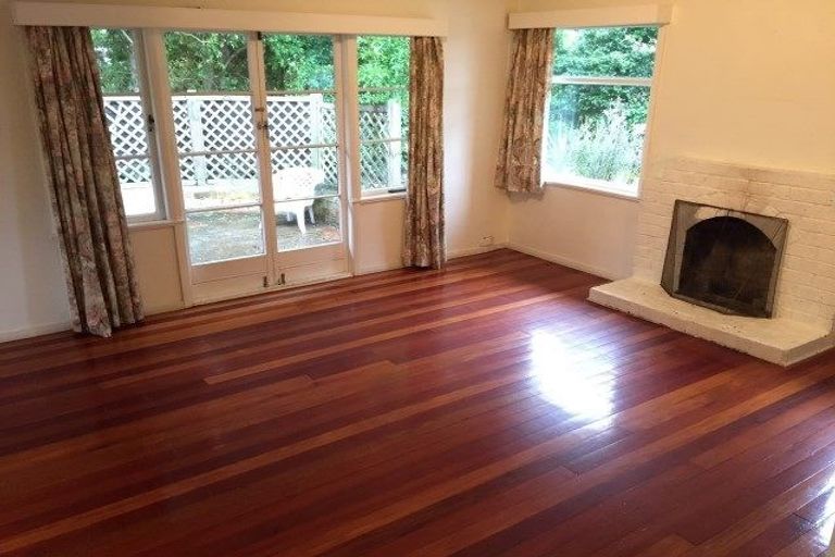 Photo of property in 260 Henderson Valley Road, Henderson, Auckland, 0612