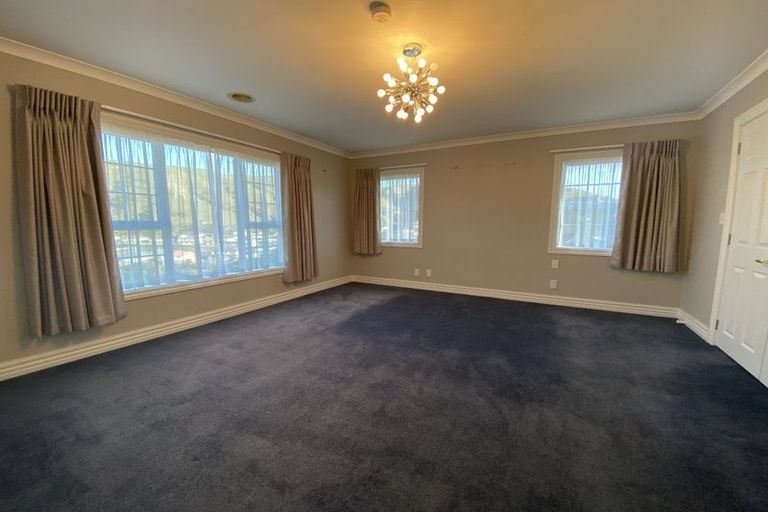 Photo of property in 18 Mauldeth Terrace, Churton Park, Wellington, 6037