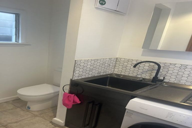 Photo of property in 68 Innes Road, St Albans, Christchurch, 8052