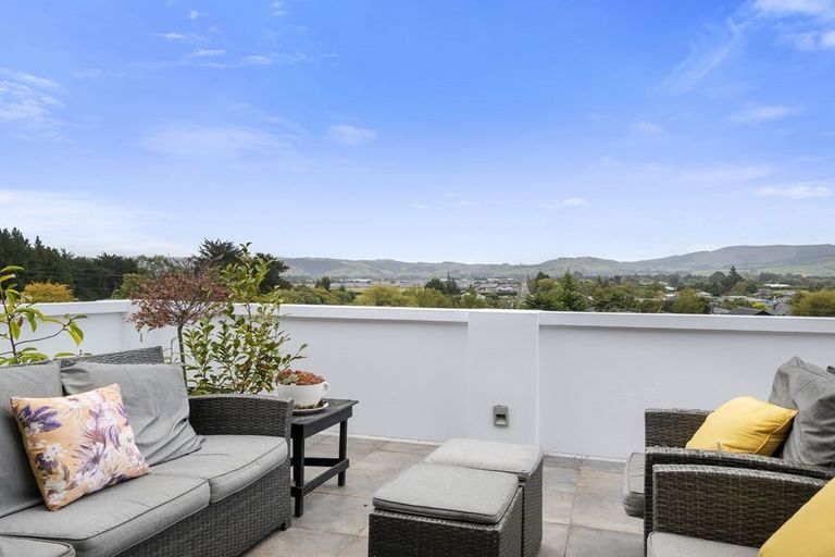 Photo of property in 214 Gladstone Road North, Mosgiel, 9024