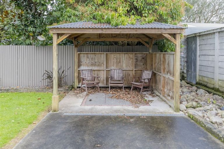 Photo of property in 24 Highbury Drive, Levin, 5510