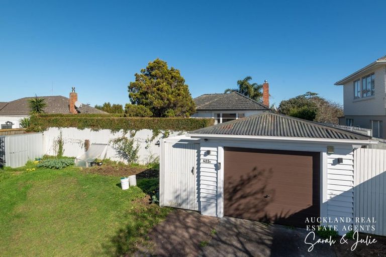 Photo of property in 422a Old Te Atatu Road, Te Atatu Peninsula, Auckland, 0610