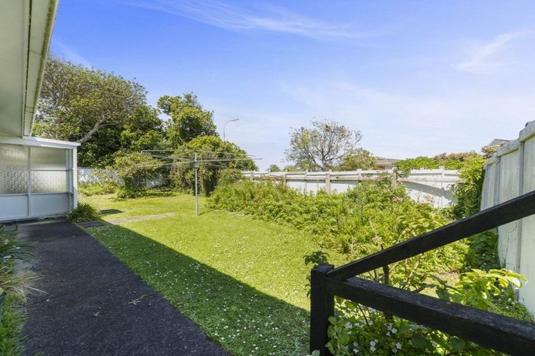 Photo of property in 107 Muir Avenue, Mangere Bridge, Auckland, 2022