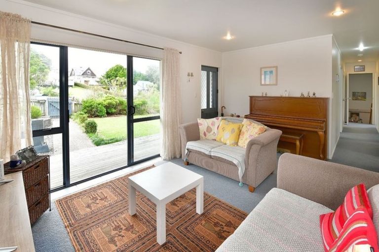 Photo of property in 1/6 Knott Road, Stanmore Bay, Whangaparaoa, 0932