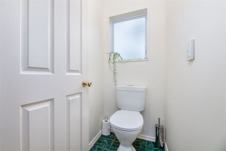 Photo of property in 31 Jubaea Place, Henderson, Auckland, 0610