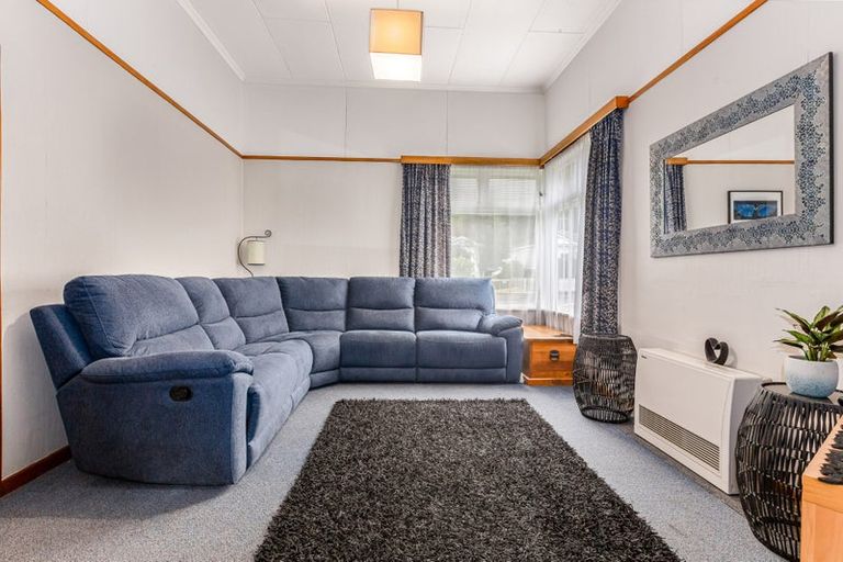 Photo of property in 21 Derwent Street, Island Bay, Wellington, 6023