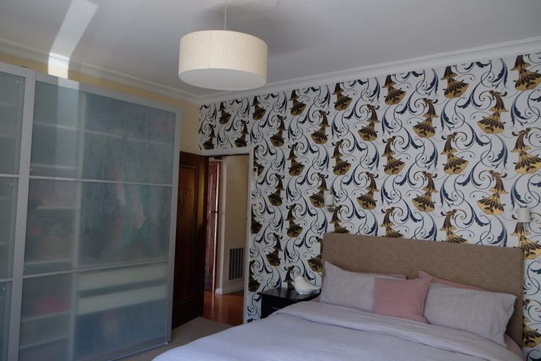 Photo of property in 123 Queens Drive, Lyall Bay, Wellington, 6022