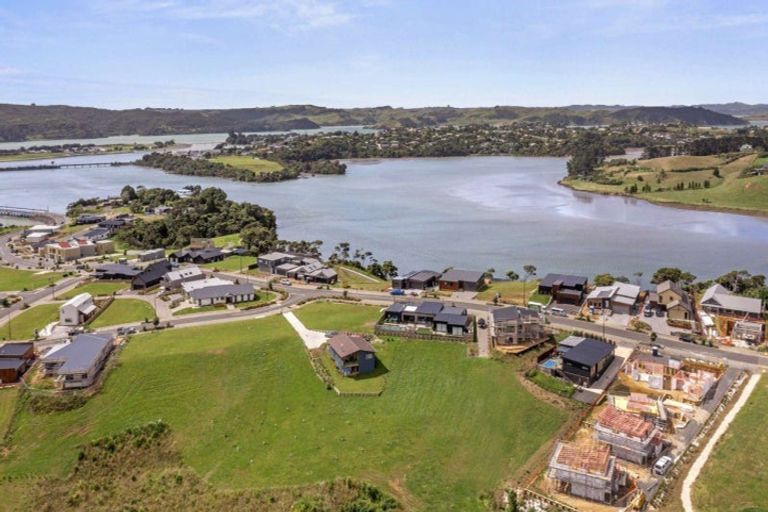 Photo of property in 48 Rangitahi Road, Raglan, 3225