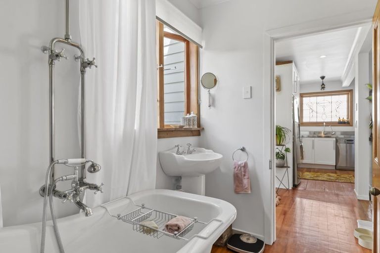 Photo of property in 51 Gaine Street, New Plymouth, 4310