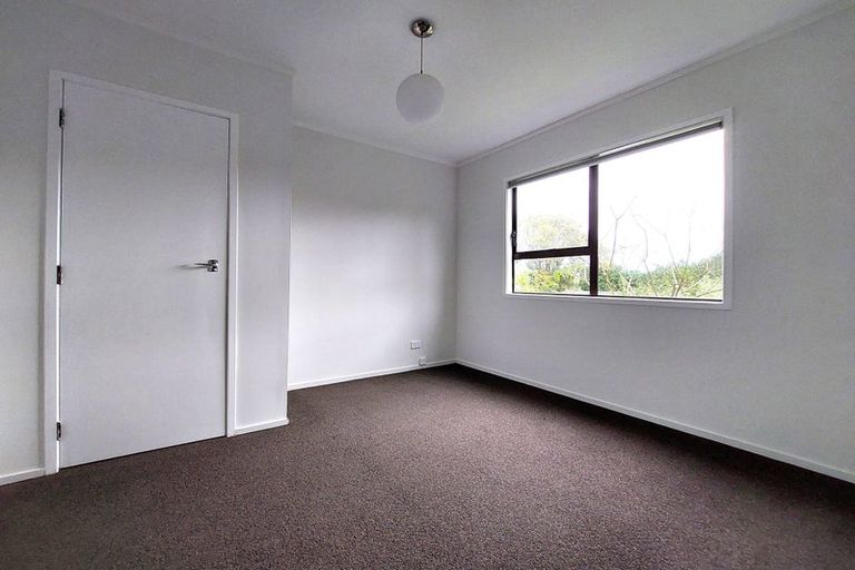 Photo of property in 19 Coroglen Avenue, Birkenhead, Auckland, 0626