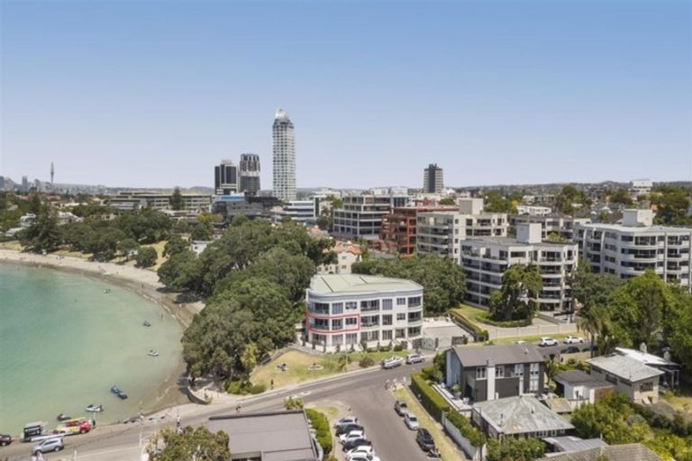 Photo of property in 1/7 The Promenade, Takapuna, Auckland, 0622