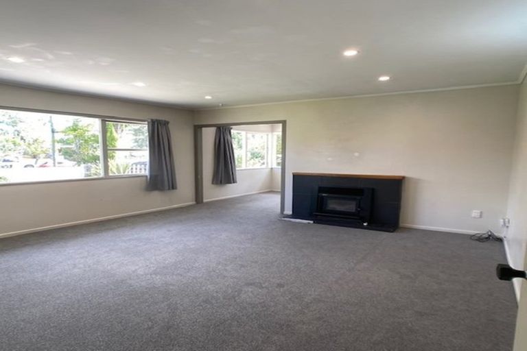 Photo of property in 50 Stottholm Road, Titirangi, Auckland, 0604