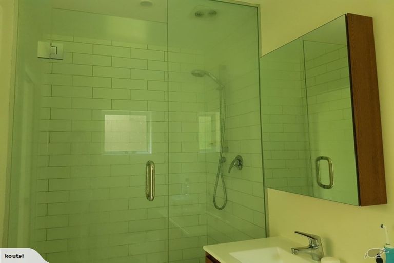 Photo of property in 236a Scenic Drive, Titirangi, Auckland, 0604