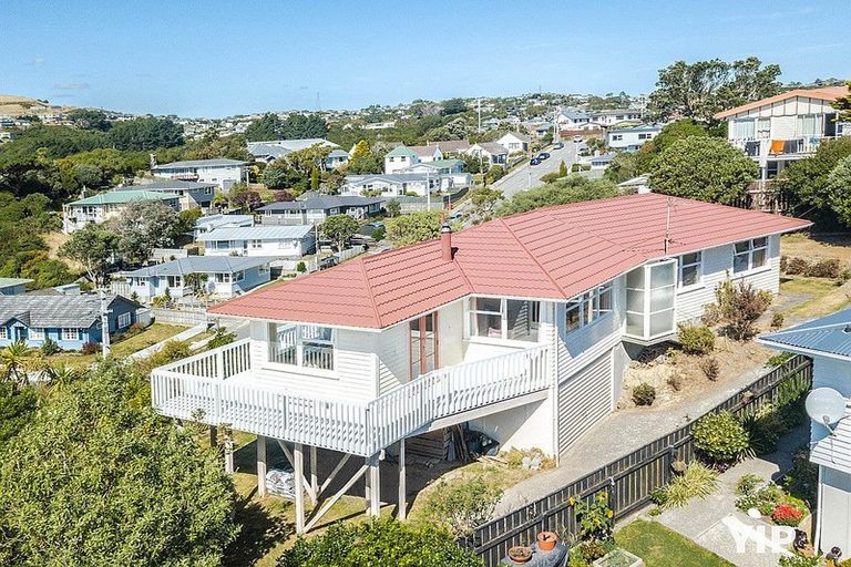 Photo of property in 18 Jane Grove, Paparangi, Wellington, 6037