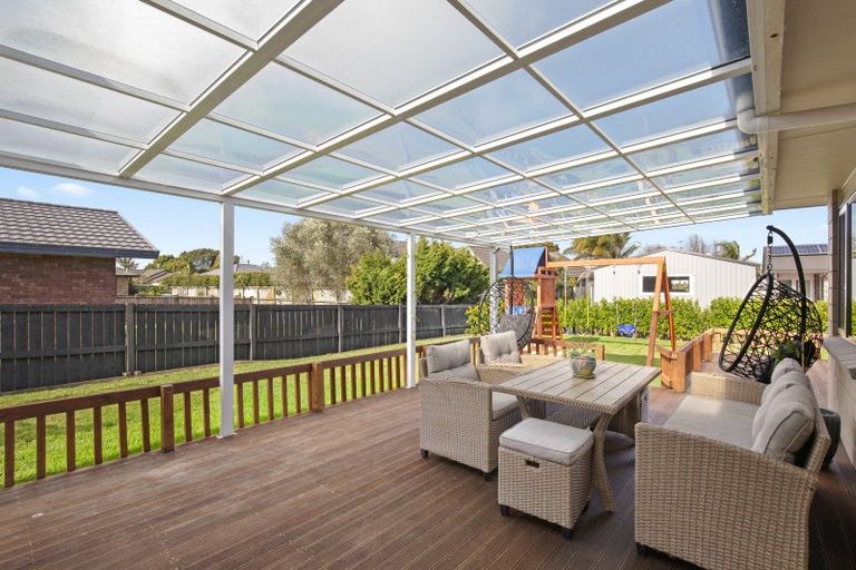 Photo of property in 13 Lieshout Way, Pukekohe, 2120