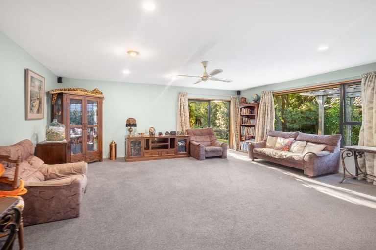 Photo of property in 15 Hemingford Place, Halswell, Christchurch, 8025