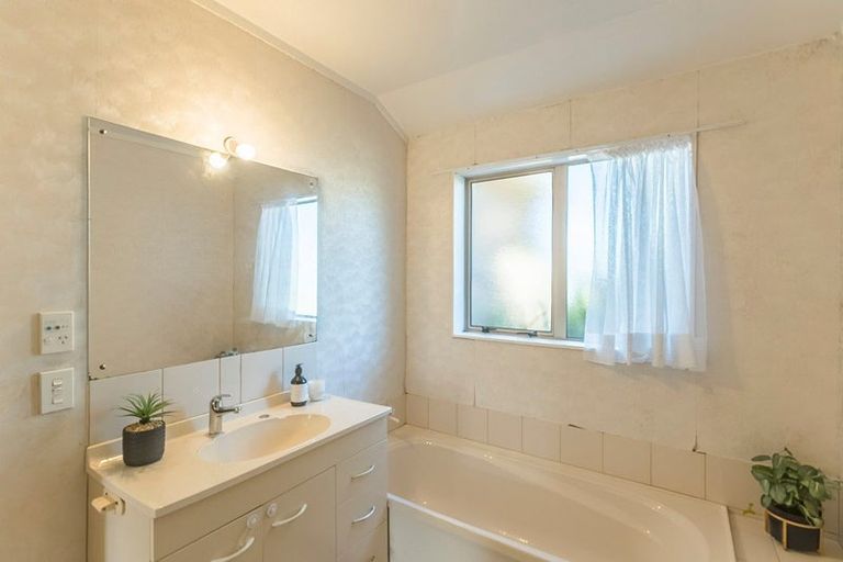 Photo of property in 3 Beachwater Grove, Paraparaumu Beach, Paraparaumu, 5032