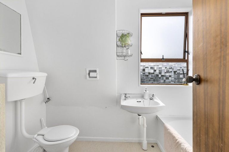 Photo of property in 1 Southern Cross Crescent, Island Bay, Wellington, 6023