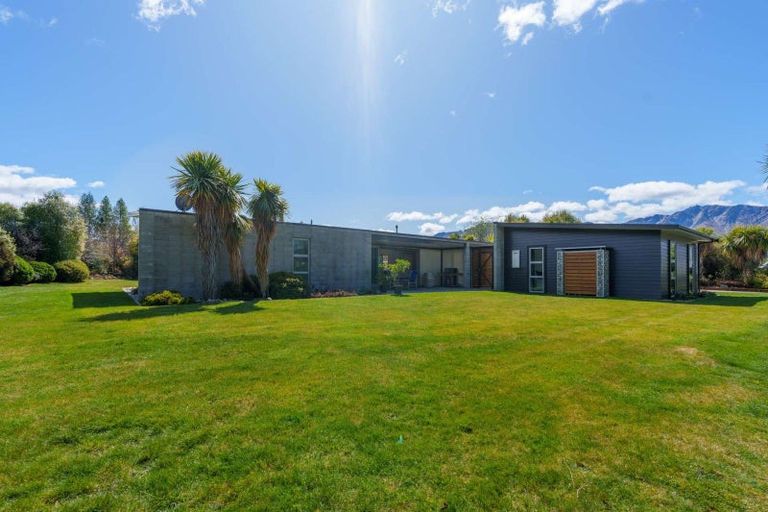 Photo of property in 28 Sam John Place, Lake Hawea, 9382