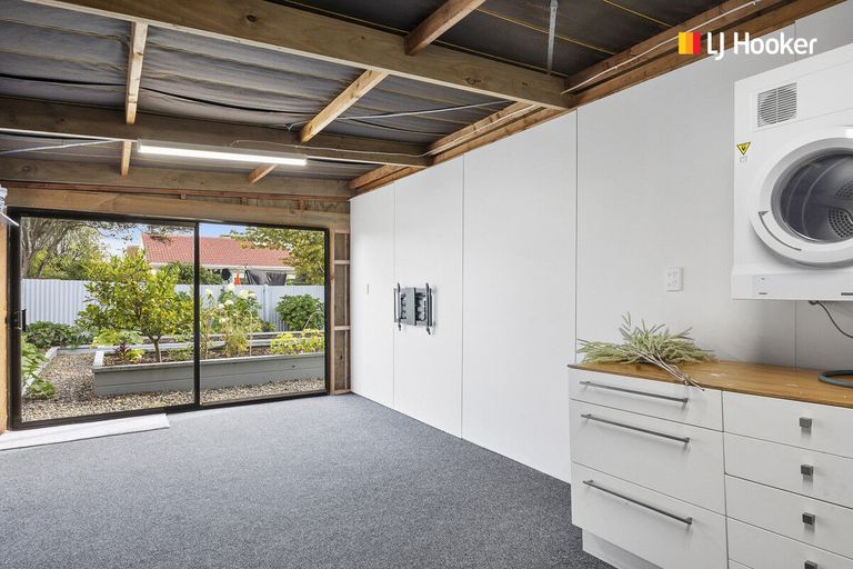 Photo of property in 64 Royal Crescent, Saint Kilda, Dunedin, 9012