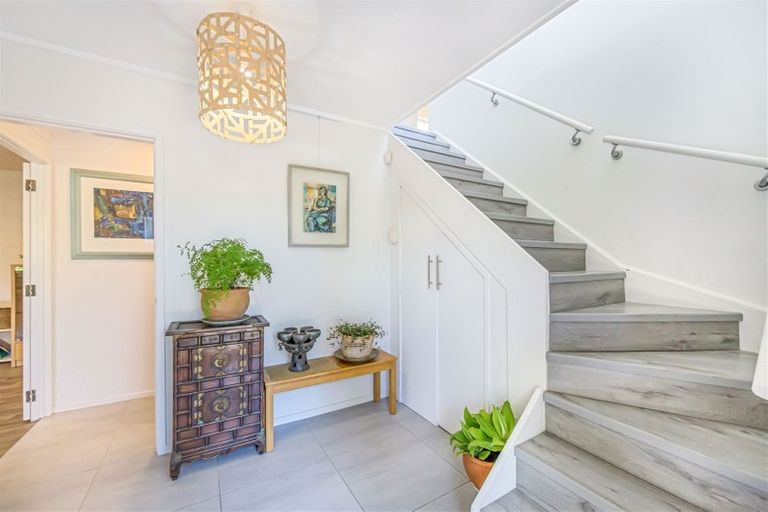 Photo of property in 9 Berne Place, Birkenhead, Auckland, 0626