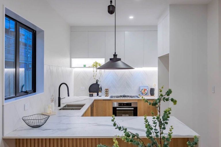 Photo of property in 30c Beulah Avenue, Rothesay Bay, Auckland, 0630