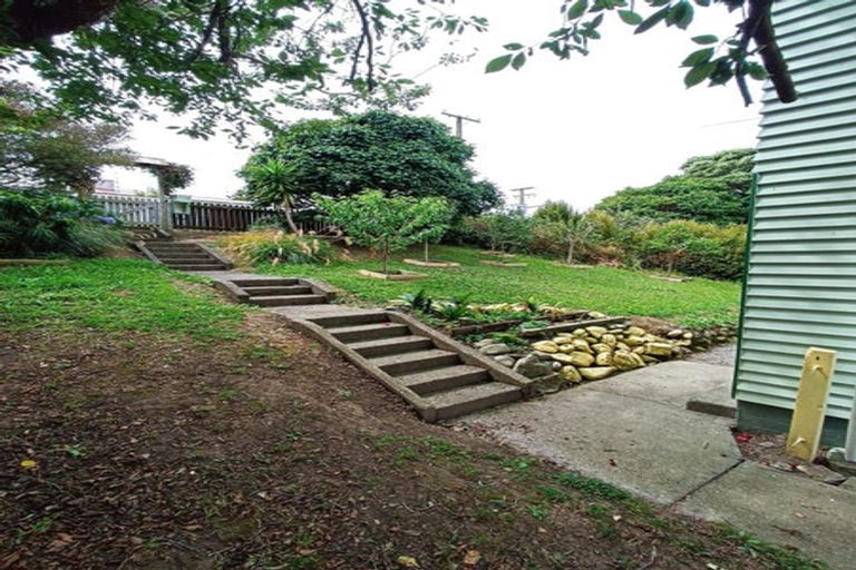 Photo of property in 74-76 Hereford Street, Cannons Creek, Porirua, 5024