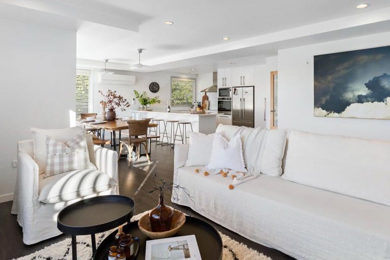 Photo of property in 76 Meadowstone Drive, Wanaka, 9305