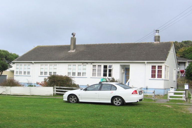 Photo of property in 93a Broderick Road, Johnsonville, Wellington, 6037