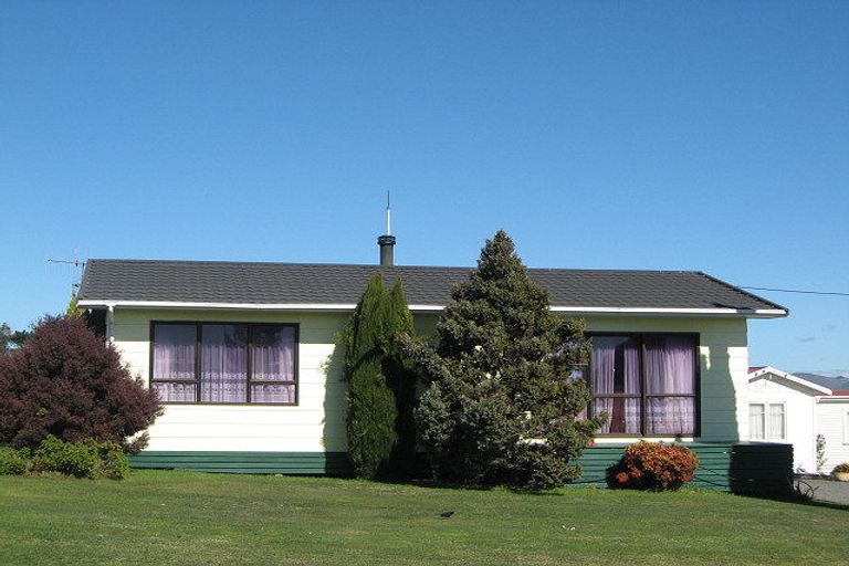 Photo of property in 12 Smith Street, Waipukurau, 4200