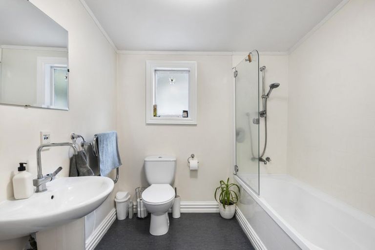 Photo of property in 16 Reuben Avenue, Brooklyn, Wellington, 6021