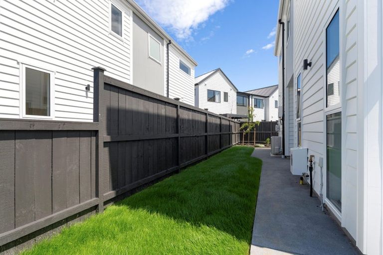 Photo of property in 19a Resnik Crescent, 0810