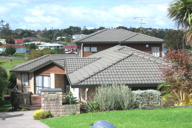 Photo of property in 25 Jubaea Place, Henderson, Auckland, 0610