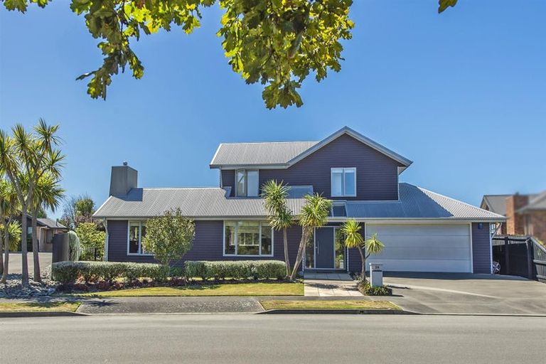 Photo of property in 38 Titirangi Crescent, Parklands, Christchurch, 8083