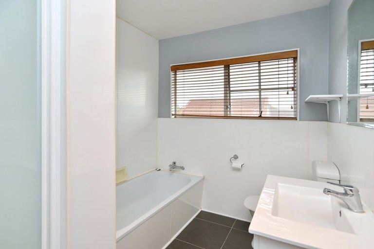 Photo of property in 7 Apsley Drive, Russley, Christchurch, 8042