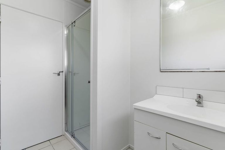 Photo of property in 2/52 Te Kanawa Crescent, Henderson, Auckland, 0610