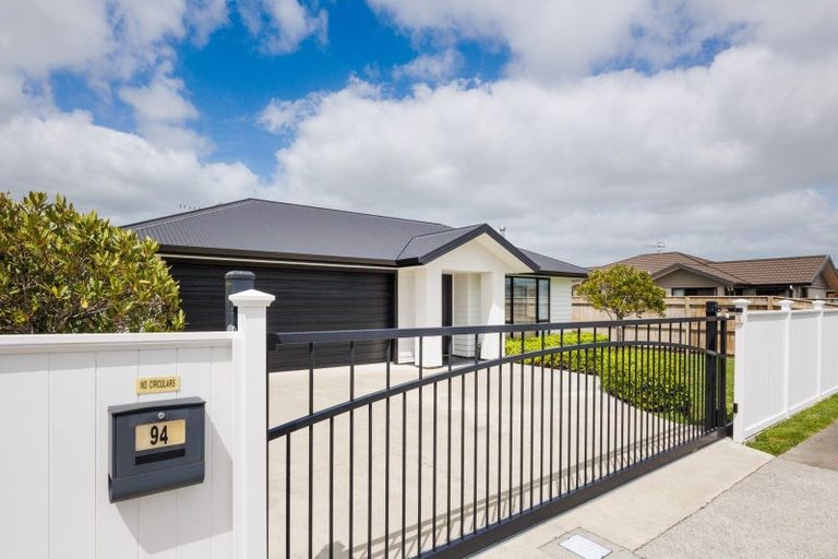 Photo of property in 94 Rosalie Terrace, Kelvin Grove, Palmerston North, 4414