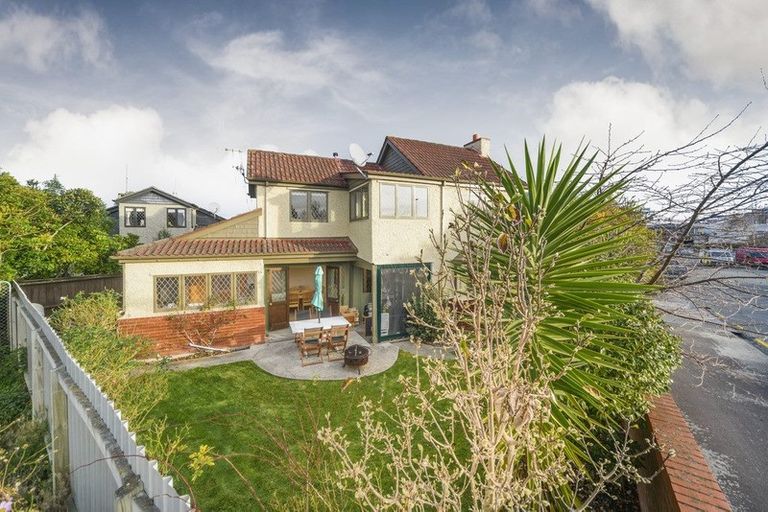 Photo of property in 1/22 Dahlia Street, Palmerston North, 4410