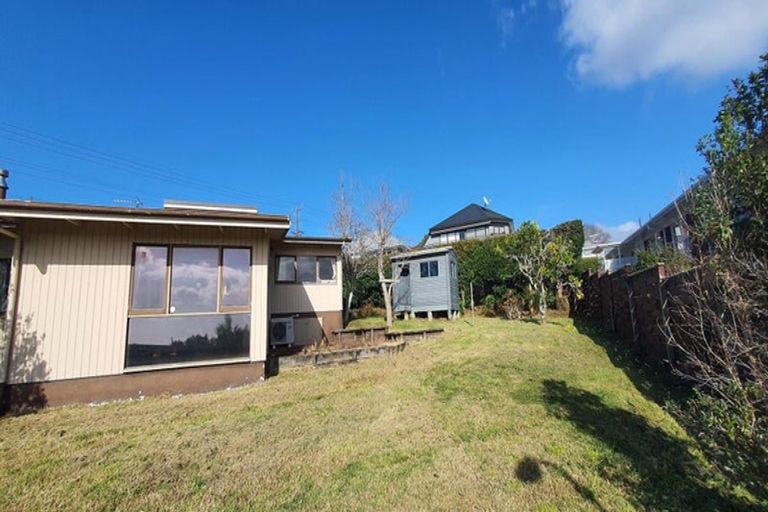 Photo of property in 57 Ocean View Road, Hillcrest, Auckland, 0627