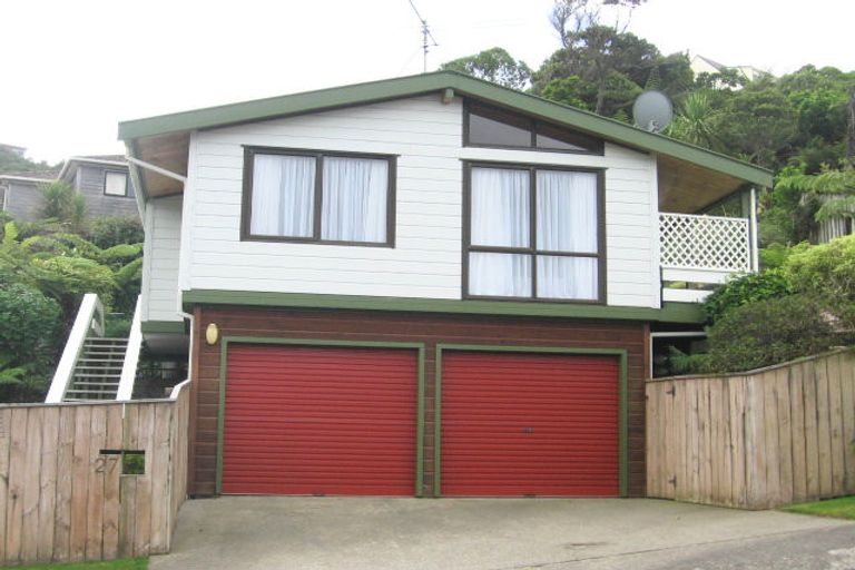 Photo of property in 27 Thatcher Crescent, Crofton Downs, Wellington, 6035