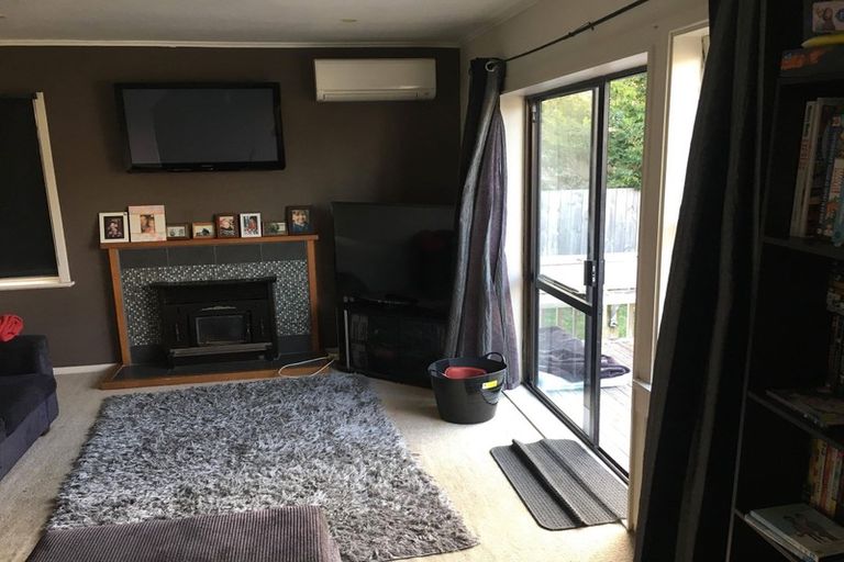 Photo of property in 2/170 Old Wairoa Road, Papakura, 2110