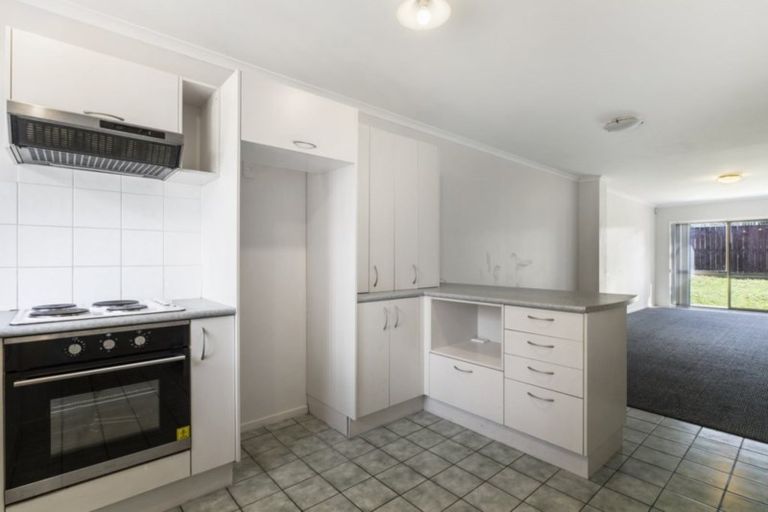 Photo of property in 98a Naylors Drive, Mangere, Auckland, 2022